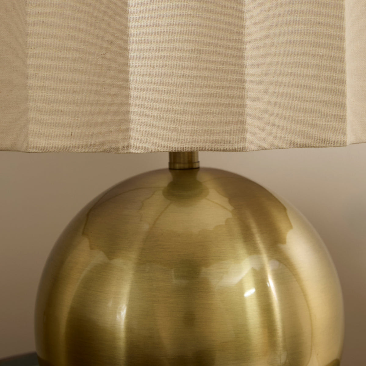 Caia - Antique Gold Scallop Shade Table Lamp
