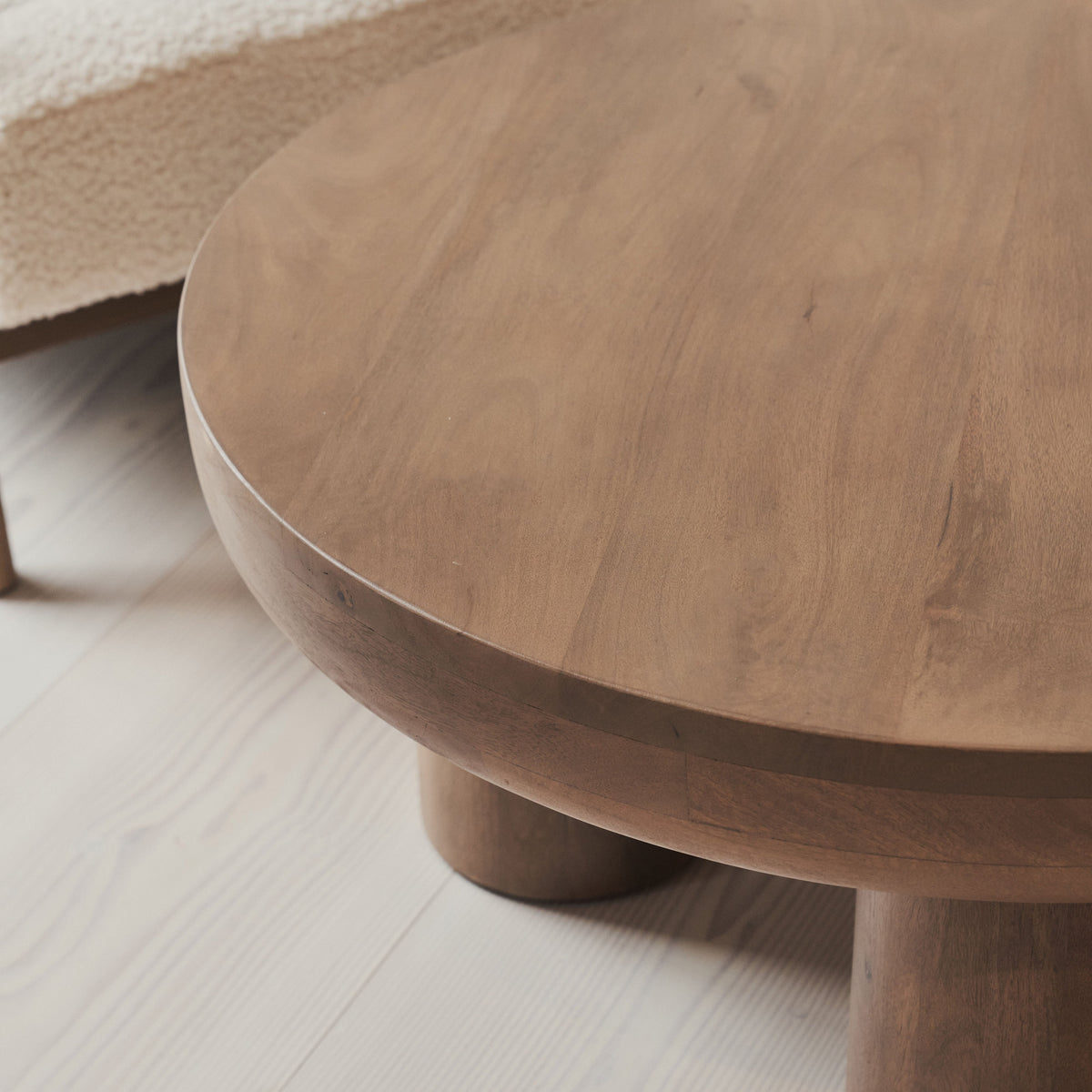 Vermont - Warm Wood Premium Round Coffee Table