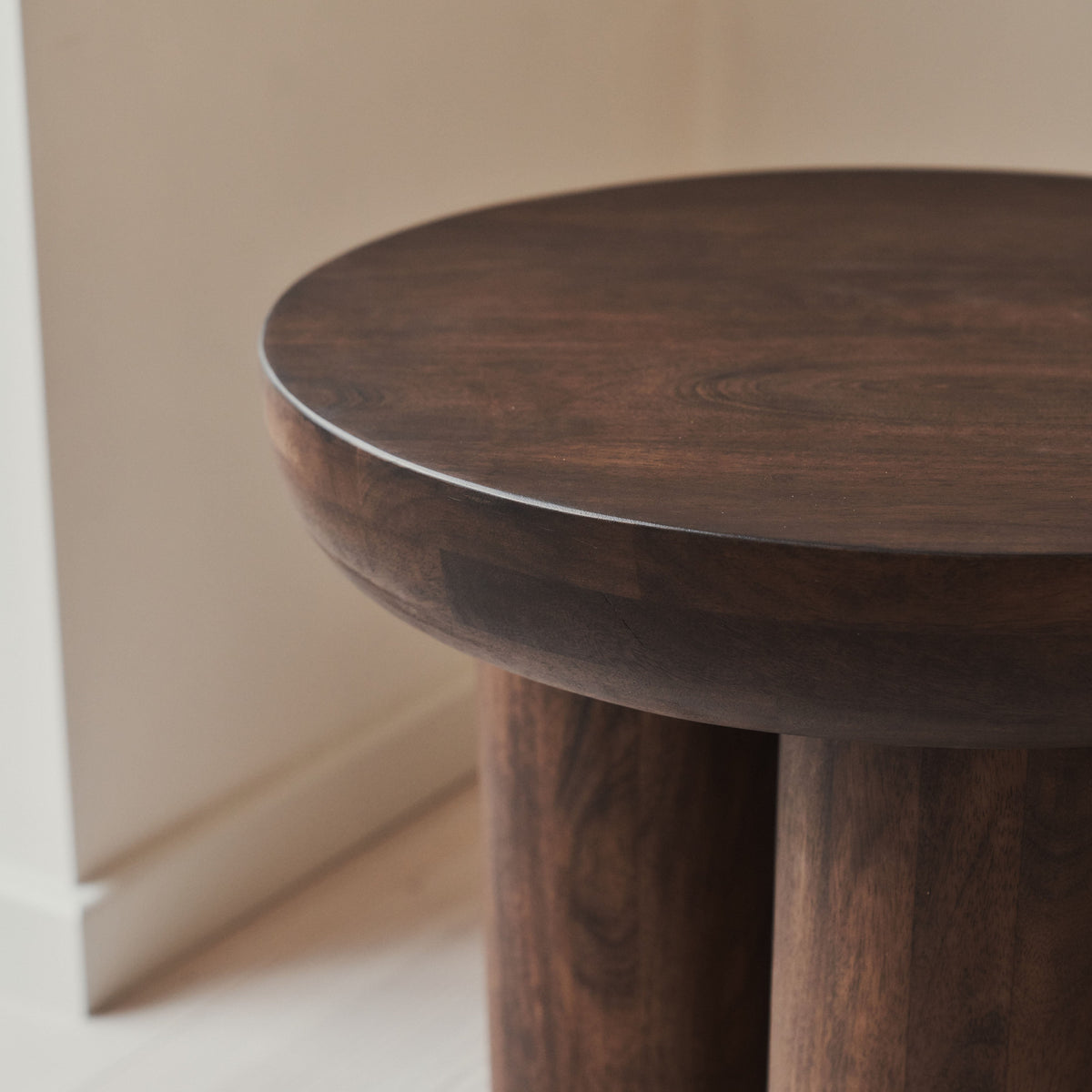 Vermont - Dark Wood Premium Round Side Table