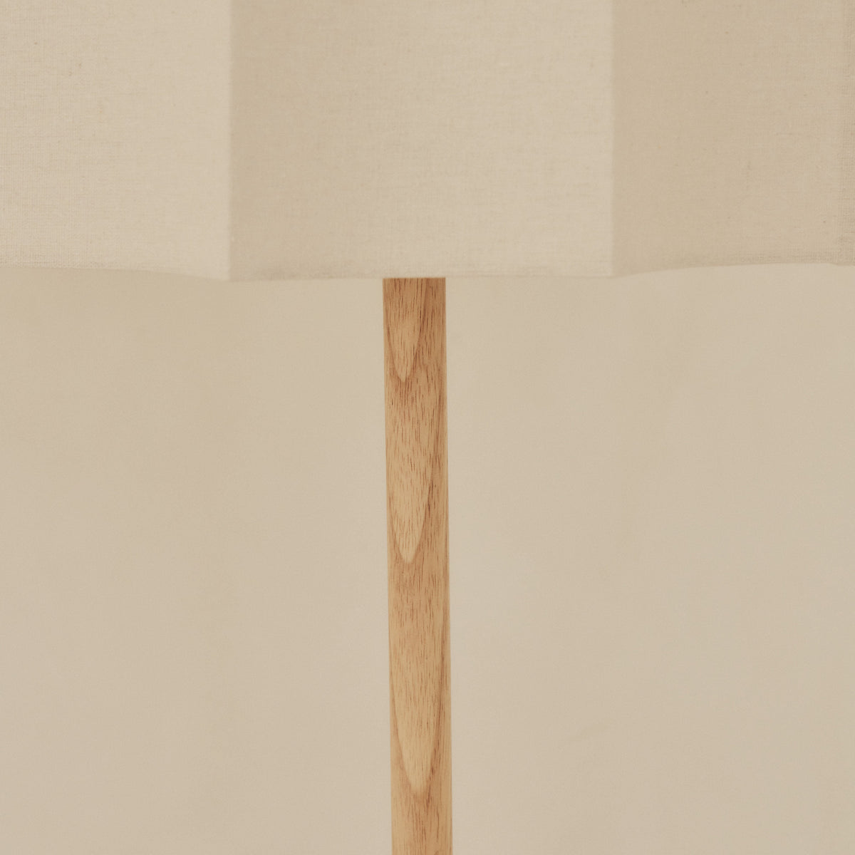 Esme - Light Wood Inverted Scallop Shade Floor Lamp