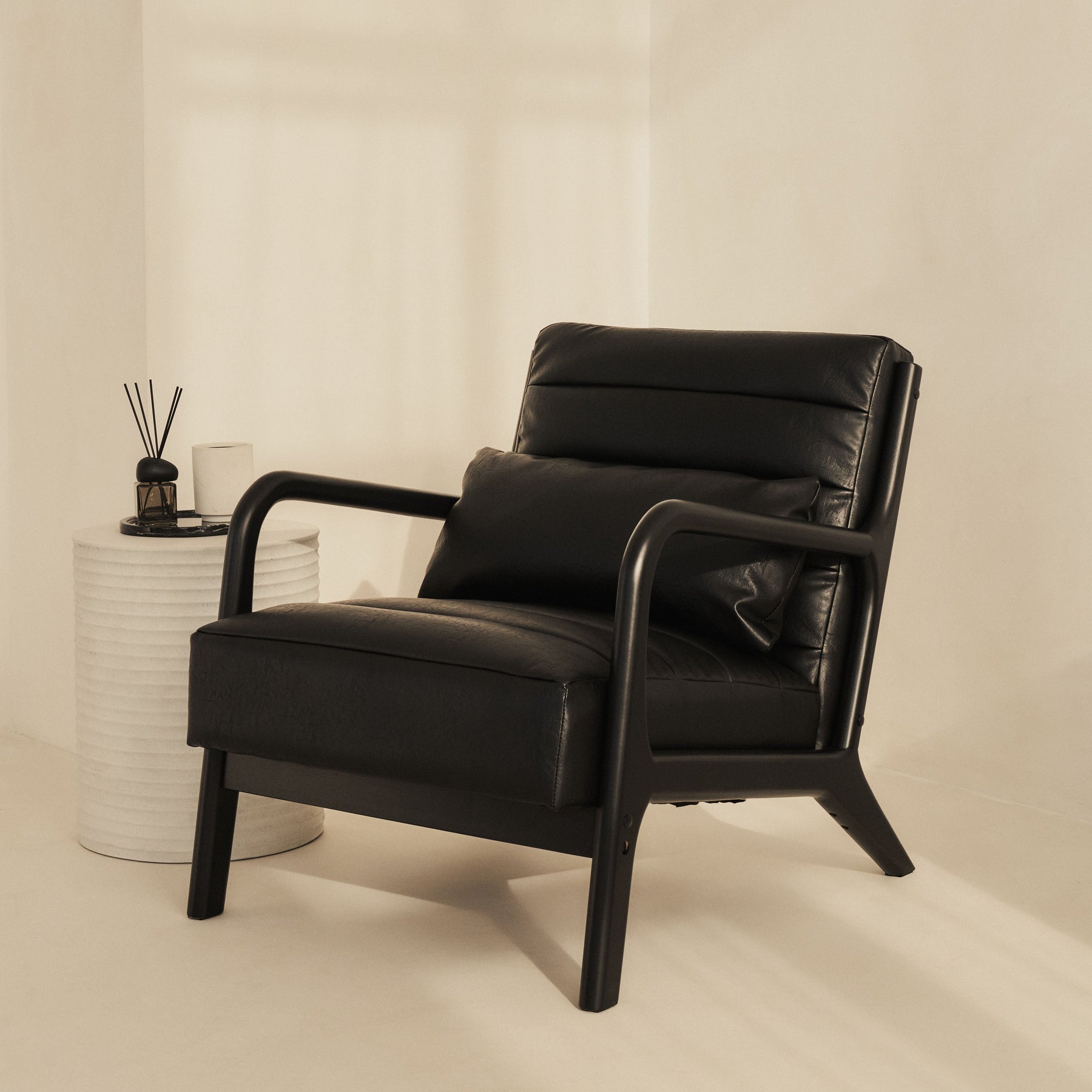 Hudson - Leather Accent Chair Black & Black Wood