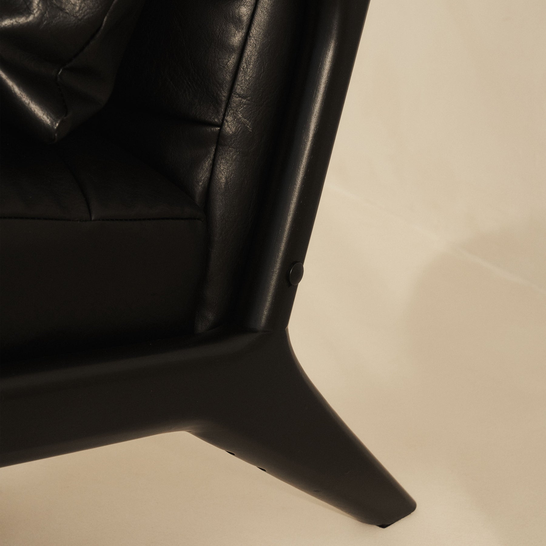 Hudson - Leather Accent Chair Black & Black Wood