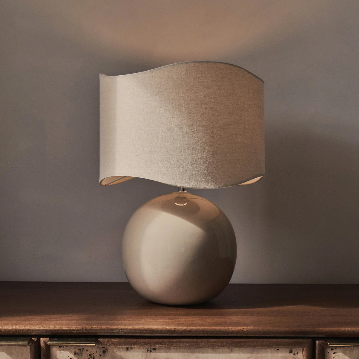 Olera - Beige Gloss Ceramic Wave Shade Table Lamp