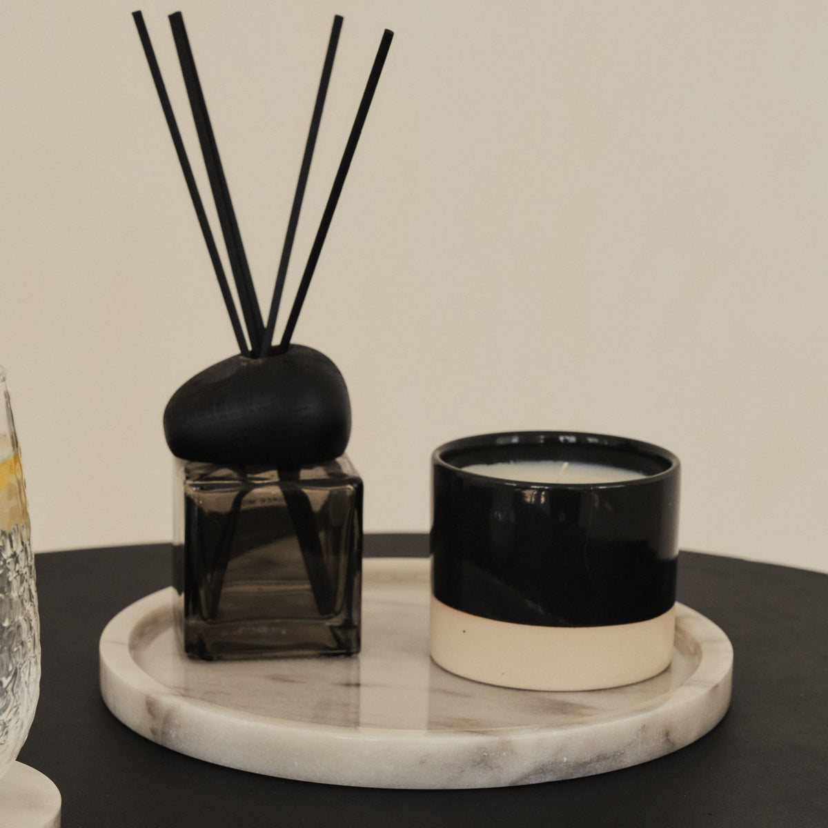 Travara - White Marble Round Decorative Tray