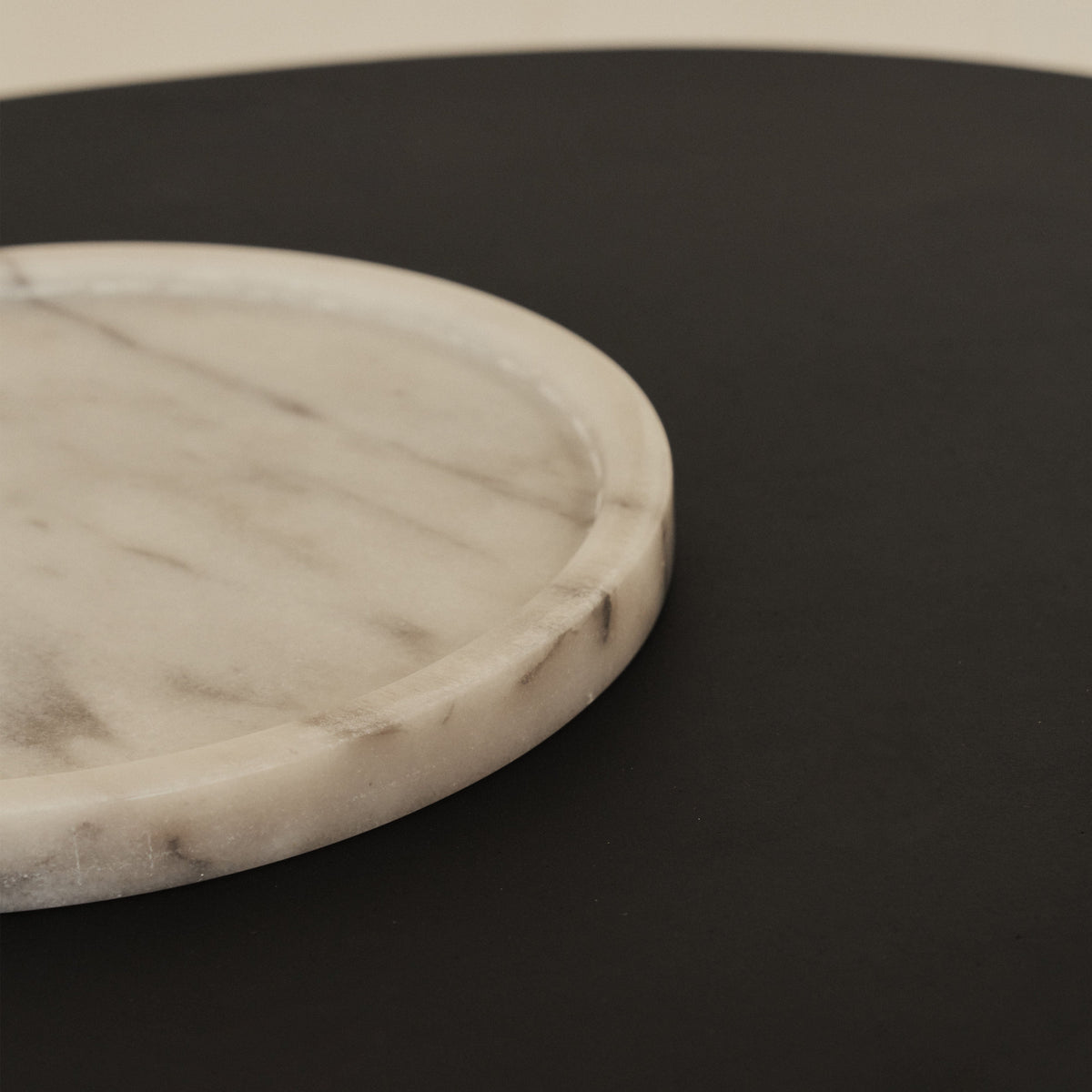 Travara - White Marble Round Decorative Tray
