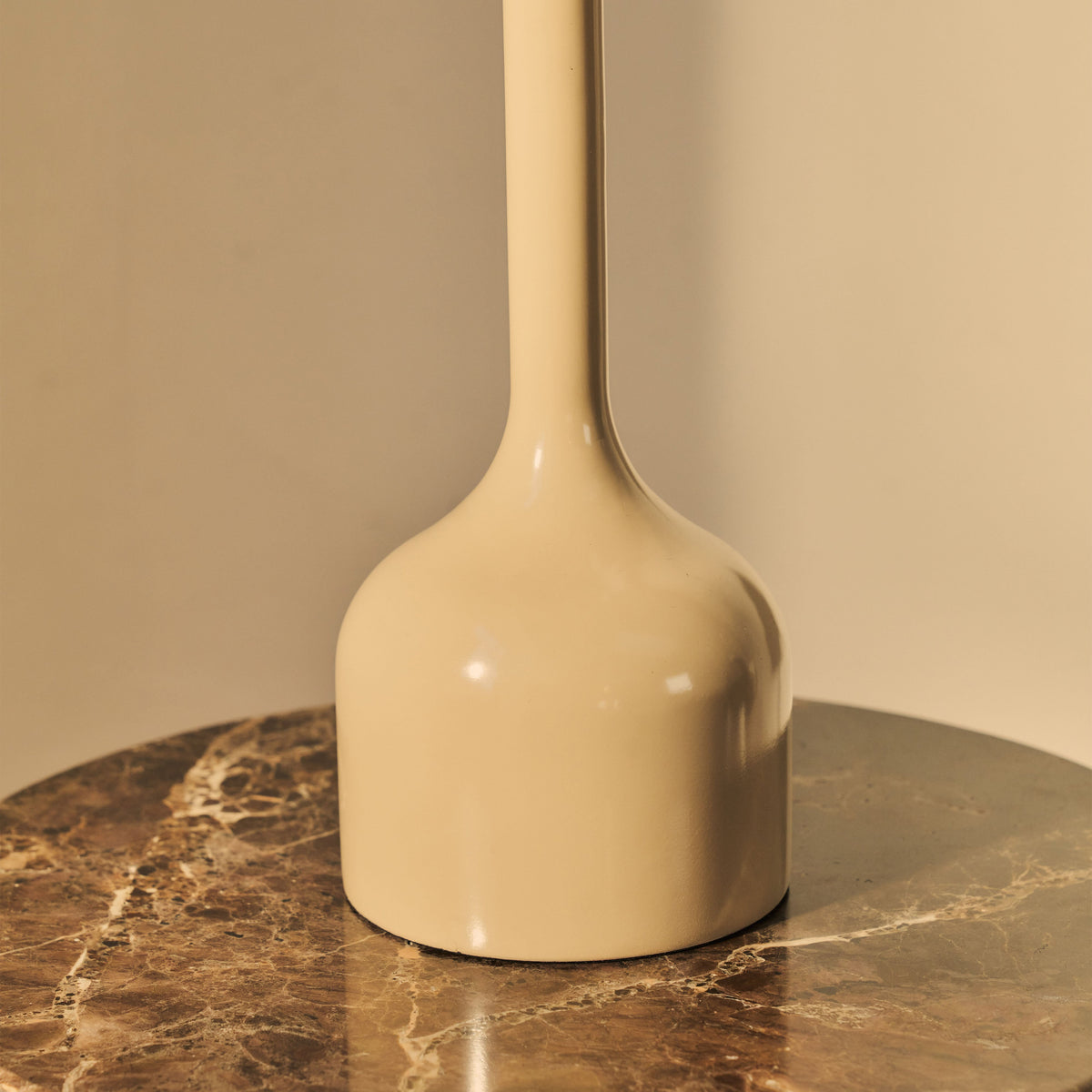 Esme - Beige Gloss Inverted Scallop Shade Table Lamp