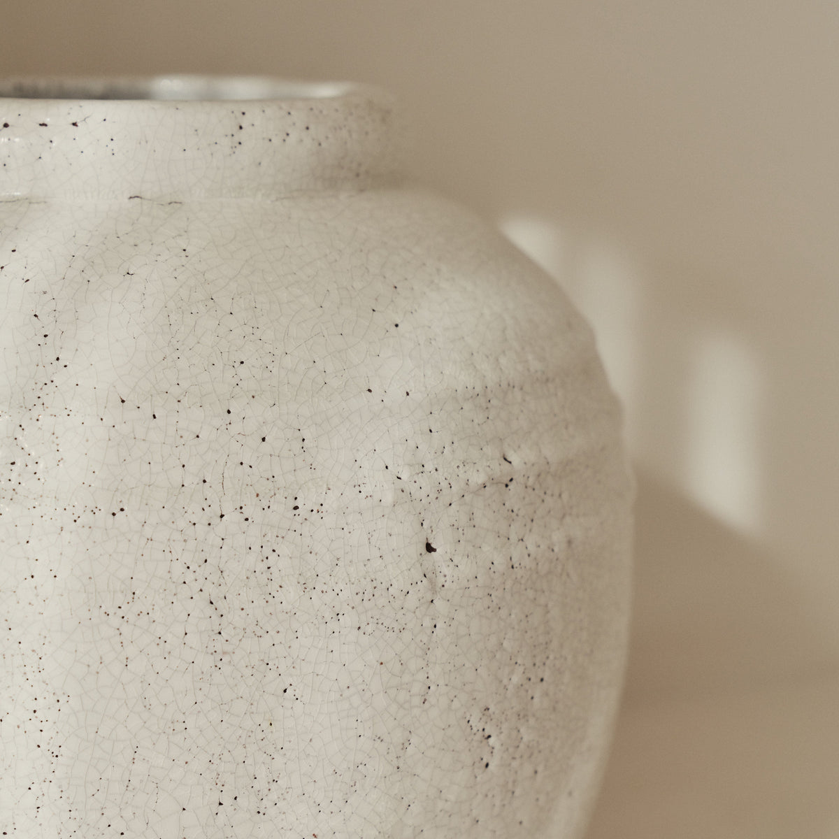 Cyra - Large Ivory Gloss Ceramic Vase