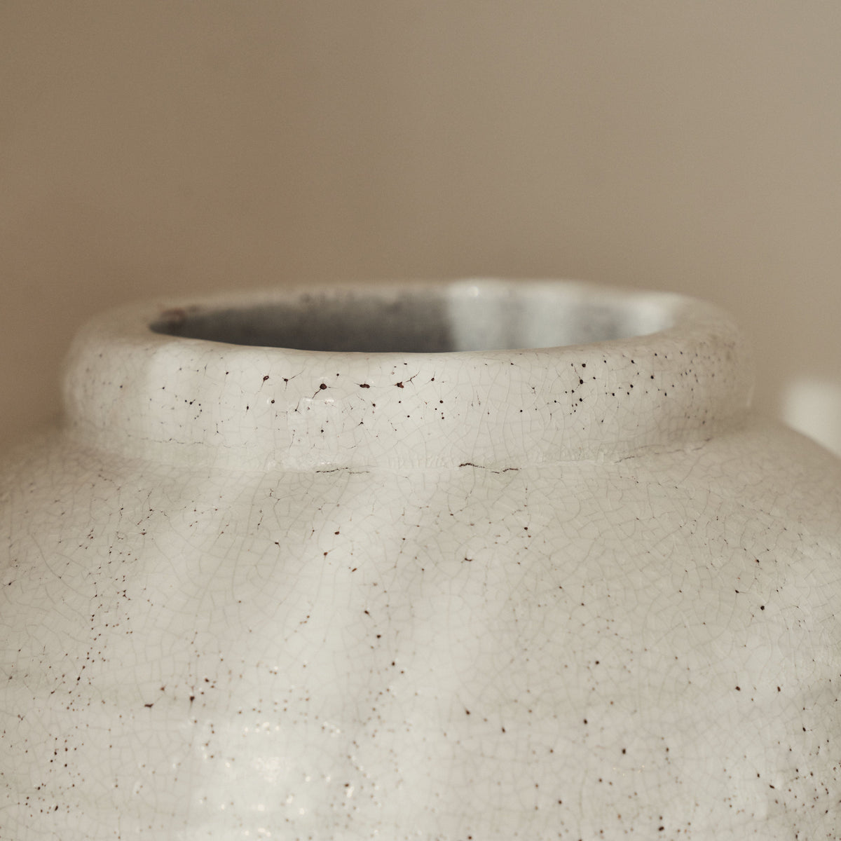 Cyra - Large Ivory Gloss Ceramic Vase