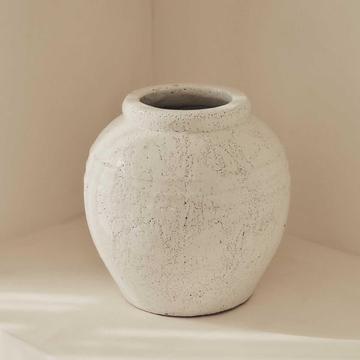 Cyra - Ivory Gloss Ceramic Vase