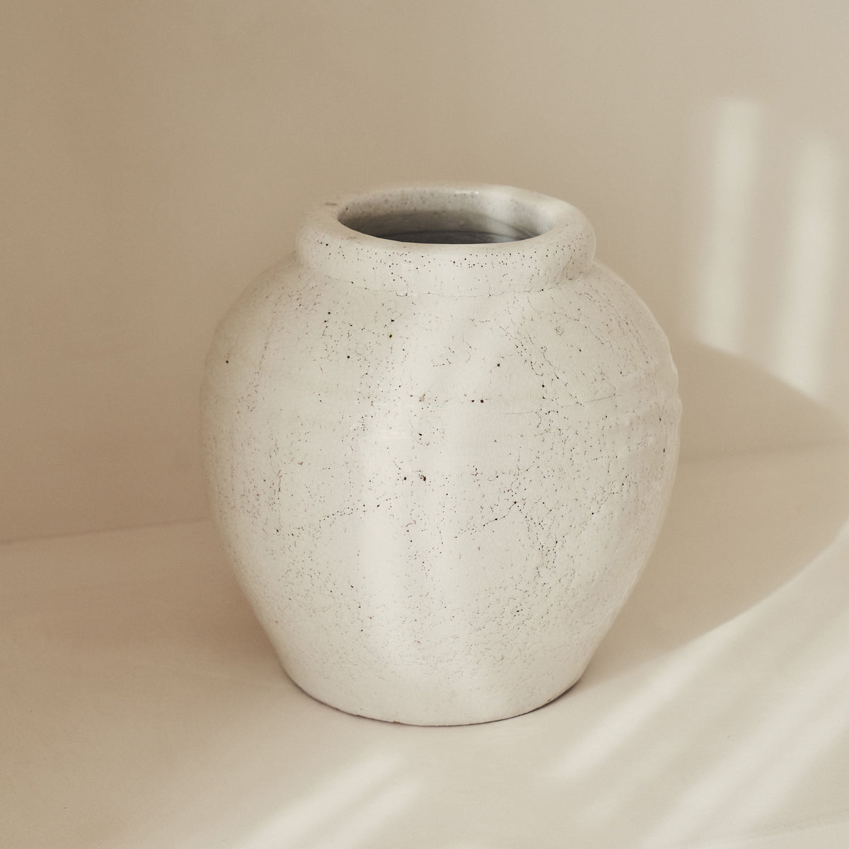 Cyra - Ivory Gloss Ceramic Vase