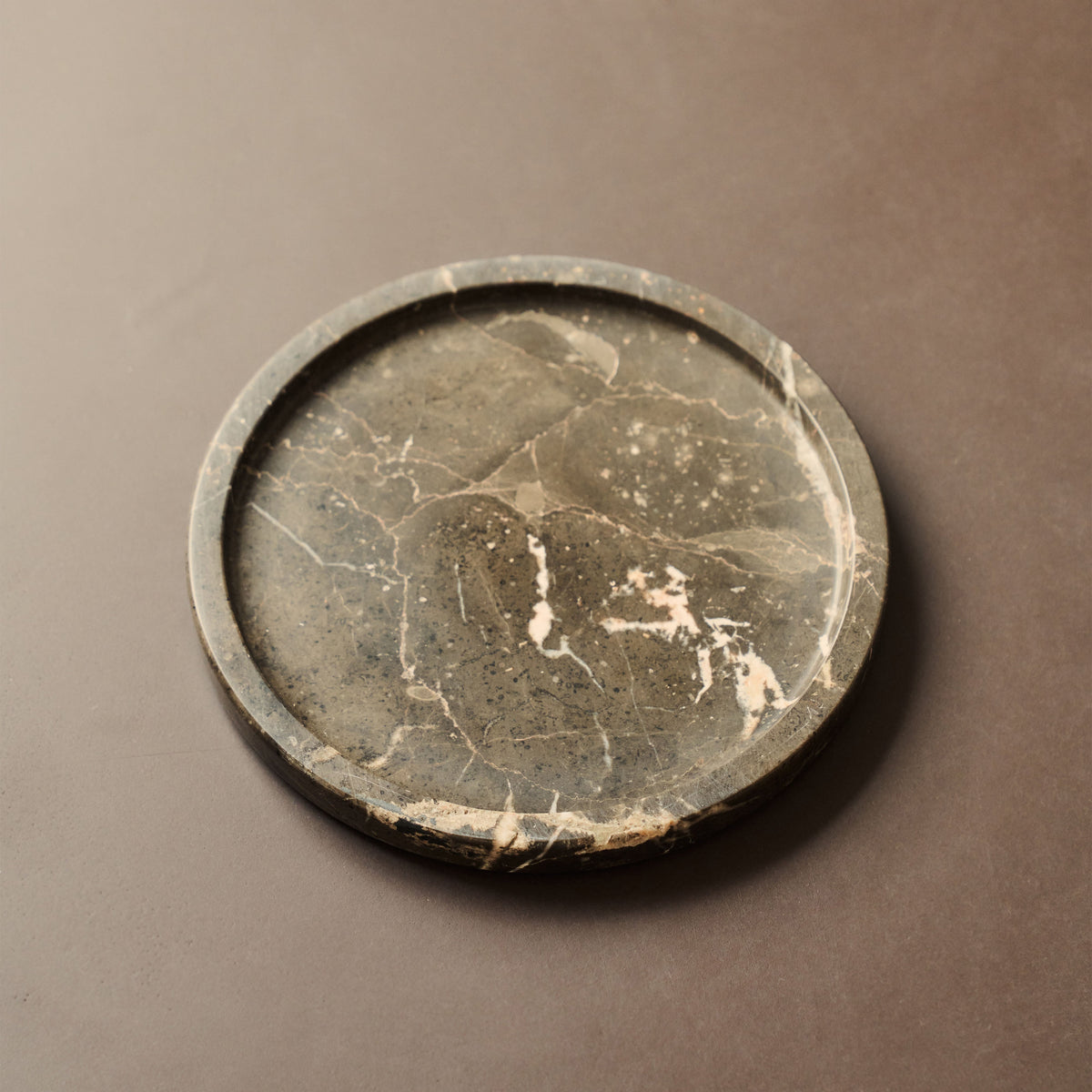 Travara - Dark Emperador Marble Round Decorative Tray