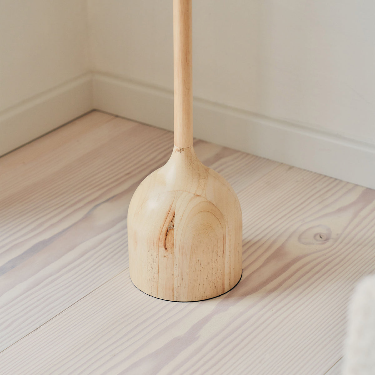 Esme - Light Wood Inverted Scallop Shade Floor Lamp