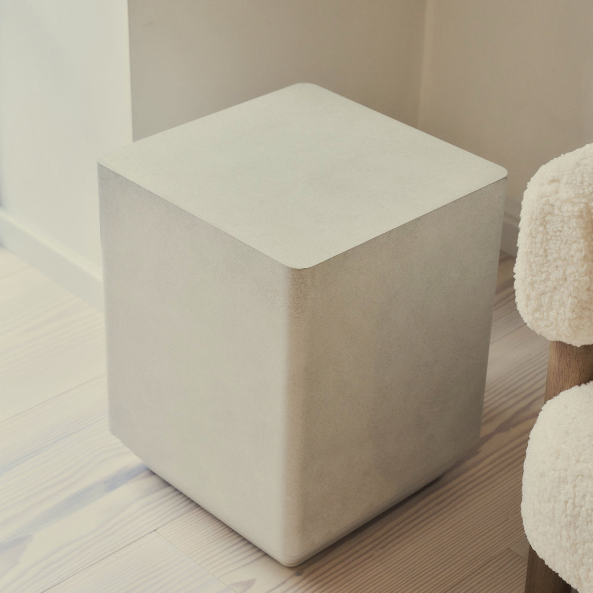 Luciana - Concrete Rectangular Side Table