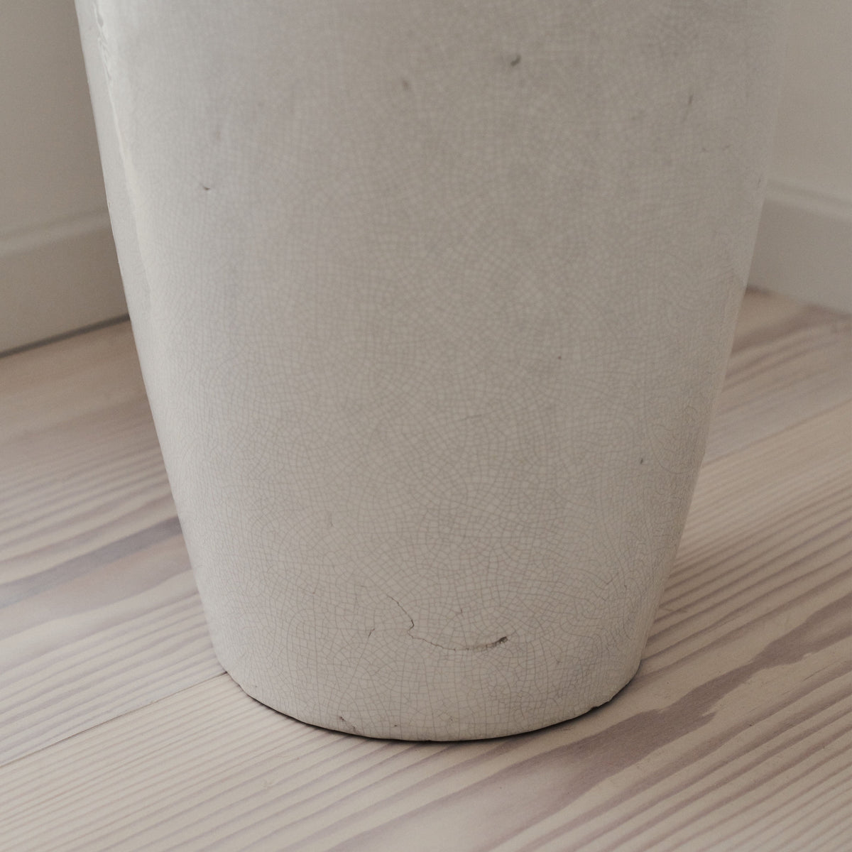 Cadira - Large Ivory Gloss Ceramic Vase