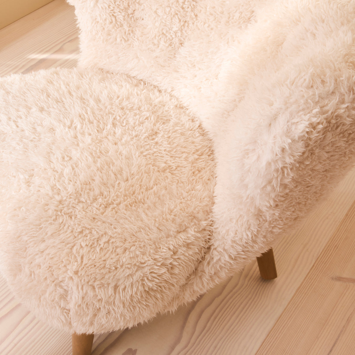 Chester - Fur Accent Chair Cream & Warm Wood