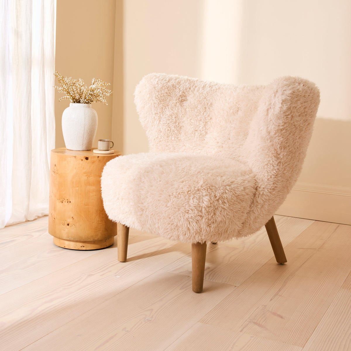 Chester - Fur Accent Chair Cream & Warm Wood