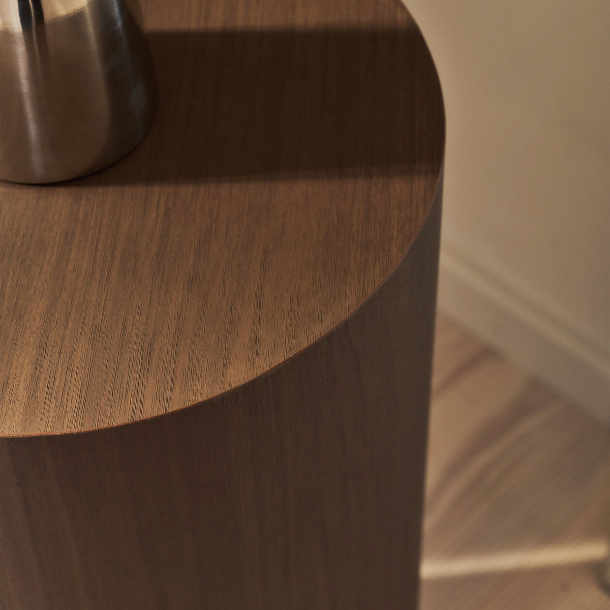 Magna - Dark Wood Wave Plinth