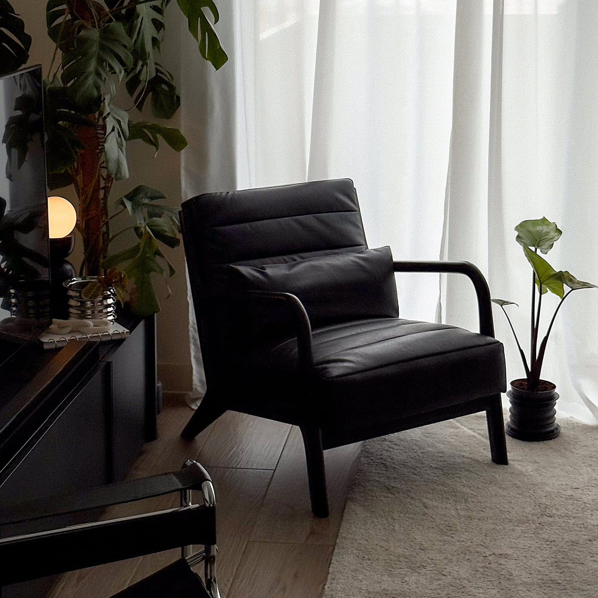 Hudson - Leather Accent Chair Black & Black Wood