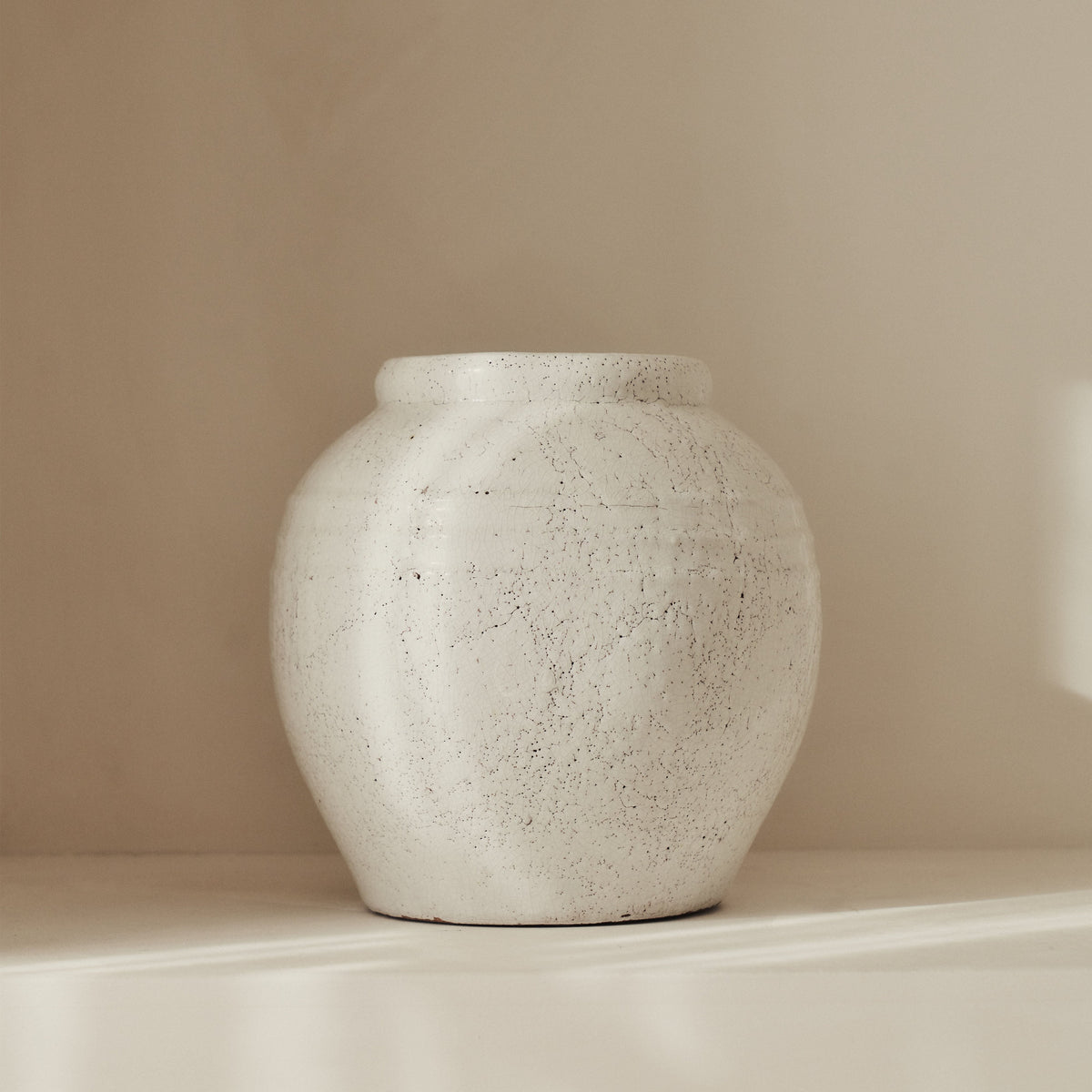 Cyra - Ivory Gloss Ceramic Vase