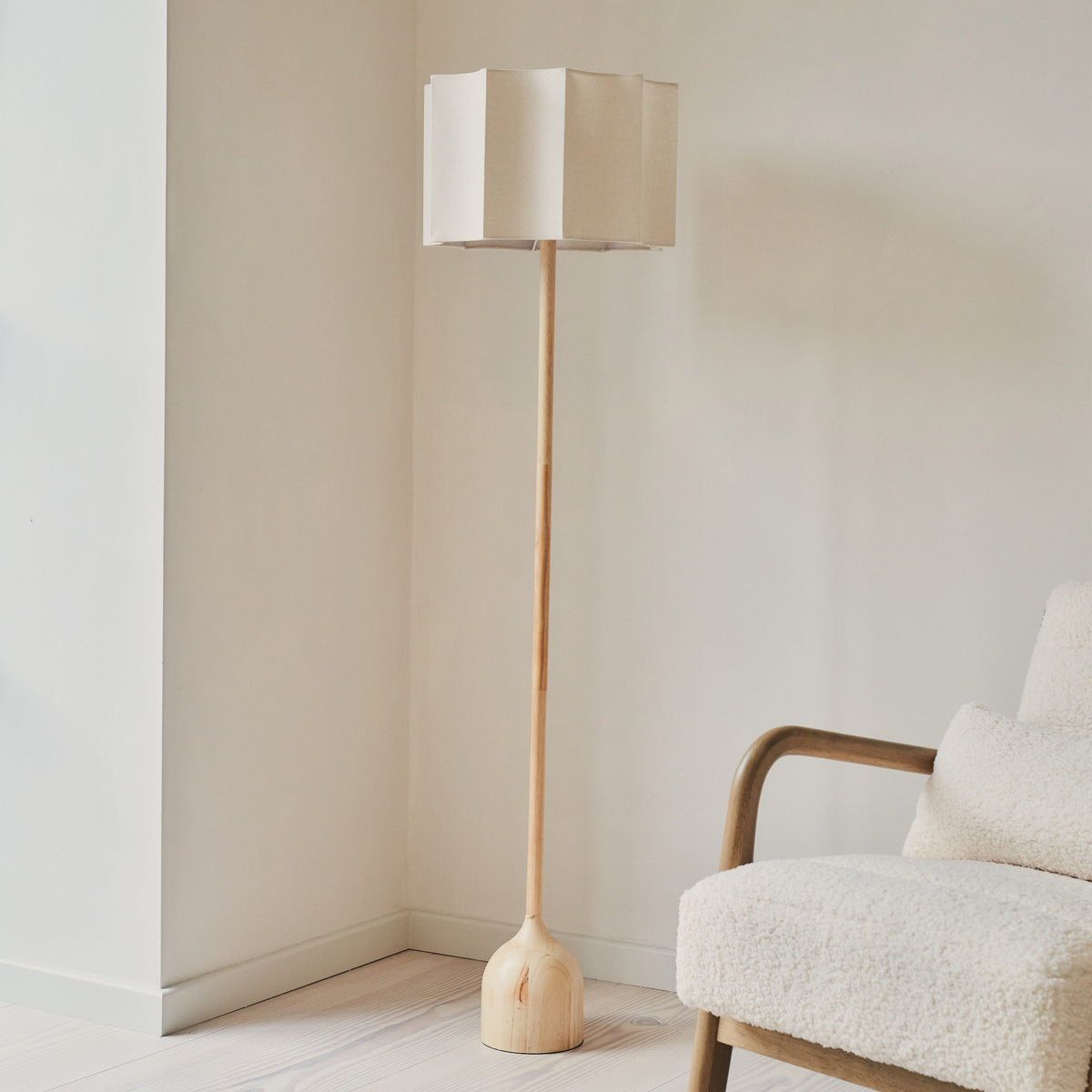 Esme - Light Wood Inverted Scallop Shade Floor Lamp
