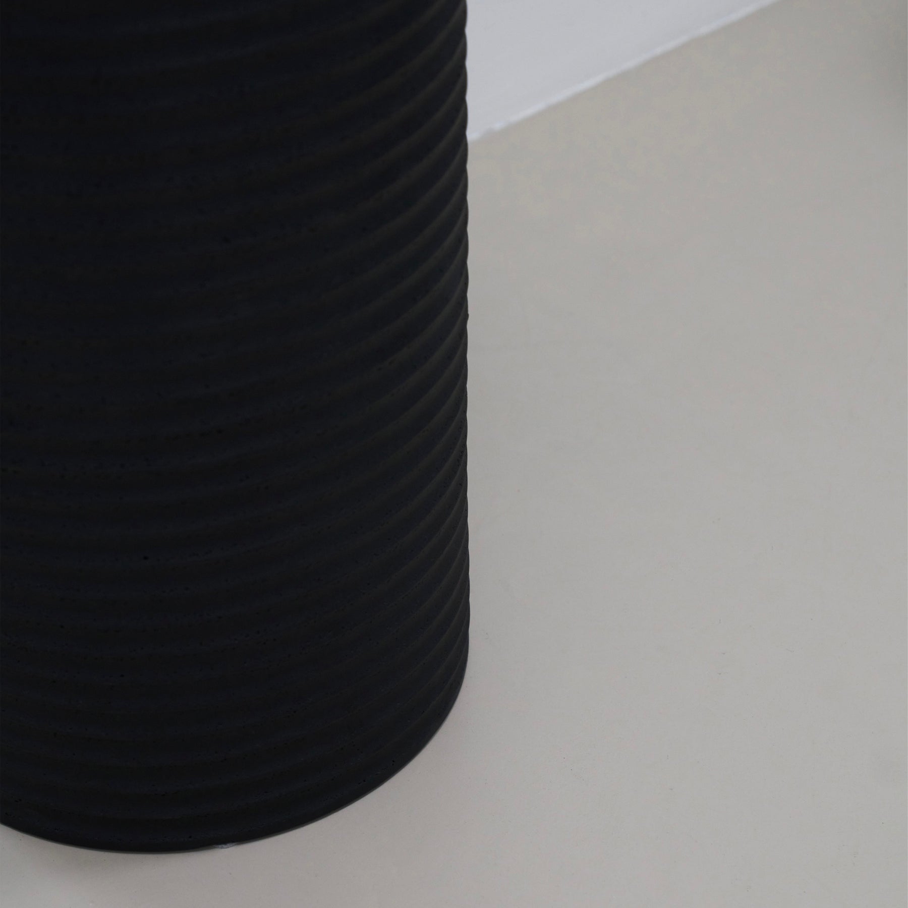 detail shot of Minimal Onyx Ribbed Plinth